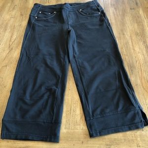 Kuhl Mova Capri /Crop DISCONTINUED Size 10